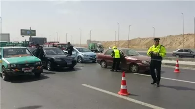 تحرير 1115 مخالفة الملصق الإلكتروني ورفع 44 سيارة ودراجة نارية متروكة