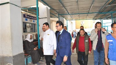وكيل صحة سوهاج يتفقد مركز القلب ويعتمد اللجنة الثلاثية بمستشفى طهطا 