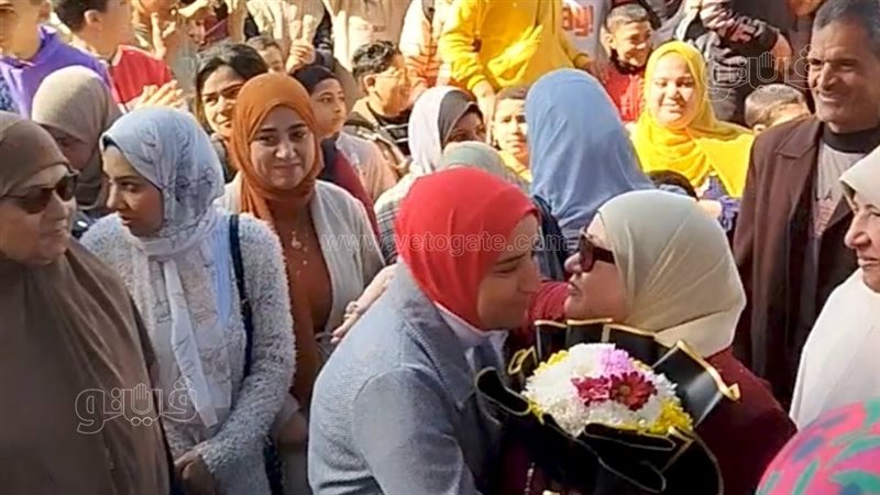 ممر شرفي بالورود