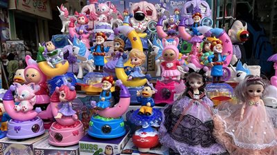 الفانوس يبدأ من 50 جنيها، أسعار زينة رمضان بالبحيرة (صور)