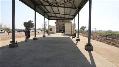 محافظ المنيا يتفقد سوق ميانة ضمن مشروعات “حياة كريمة” ويوجه بإنشاء موقف للسيارات