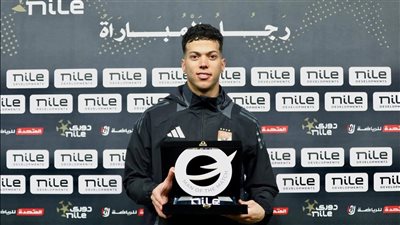 إمام عاشور رجل مباراة الأهلي والإسماعيلي في الدوري 