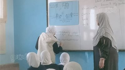 ممثلة المجلس الثقافي البريطاني تزور معاهد كفر الشيخ لتقييم معلمات برنامج TEA