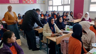 وكيل تعليم البحيرة يتابع انتظام العملية التعليمية بمدارس كفر الدوار 