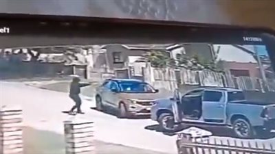  لحظة اغتيال إمام جامع في جنوب أفريقيا بعد إشرافه على زواج المثليين بالمسجد (فيديو)