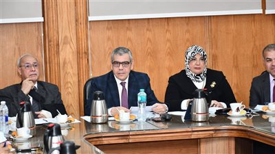 مجلس الدراسات العليا والبحوث بجامعة القناة يشيد بنتائج الكليات (صور) 