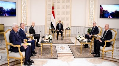  تفاصيل لقاء السيسي مع رئيسي إيني الإيطالية وأباتشي الأمريكية (صور)