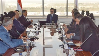  وزير الاستثمار يبحث مع «أكوا باور» السعودية تعزيز التعاون في مجال الطاقة المتجددة