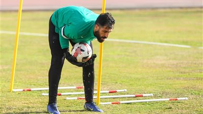 عصام ثروت يعود للمشاركة في التدريبات الجماعية لفريق المصري | صور