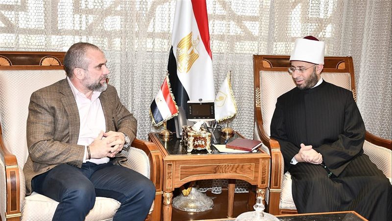 وزير الأوقاف يستقبل