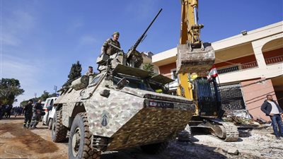  الجيش اللبناني يدخل المناطق الحدودية بعد انسحاب إسرائيل منها 