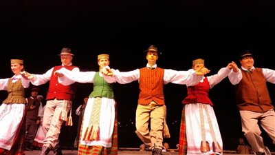 من تونس إلى بولندا وكولومبيا، مهرجان أسوان الثقافي يجمع فنون الشعوب (صور)