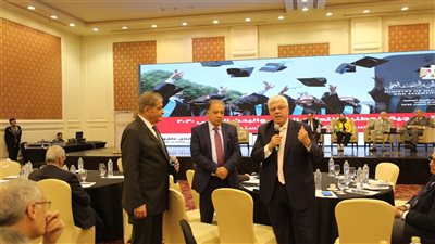 وزير التعليم العالي يشهد جلسة حوارية لمناقشة آليات تطبيق السياسة الوطنية للابتكار المستدام