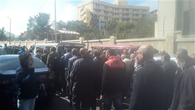 نجوم الاتحاد السكندري يشيعون جثمان عادل البابلي لمثواه الأخير (فيديو وصور) 