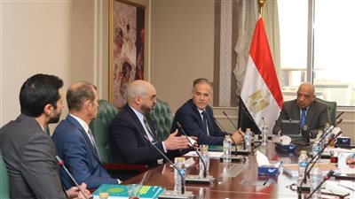 وزير الكهرباء يبحث مع جنرال اليكتريك تحسين كفاءة الشبكة وخفض استهلاك الوقود 