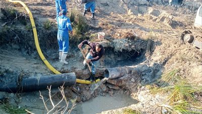 رئيس مياه القناة: الانتهاء من إصلاح جميع الكسور والأعطال (صور) 