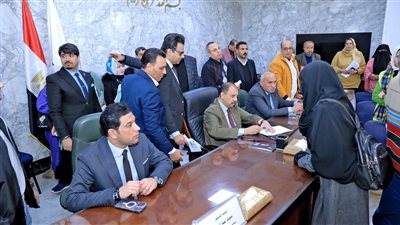 محافظ سوهاج ونائبه يعقدان اللقاء الجماهيري الأسبوعي للاستماع لشكاوى المواطنين 