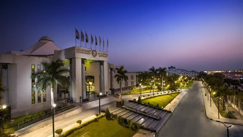 جامعة مصر للعلوم
