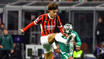 ميلان يتقدم على فينورد بهدف في الشوط الأول بدوري أبطال أوروبا (صور)