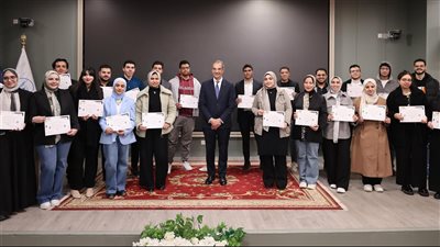 وزير الاتصالات يكرم الفائزين بمسابقة السيارات ذاتية القيادة باستخدام الذكاء الاصطناعي 