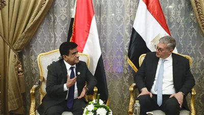 كريم بدوي يعقد جلسة مباحثات مع وزير النفط والمعادن اليمني 