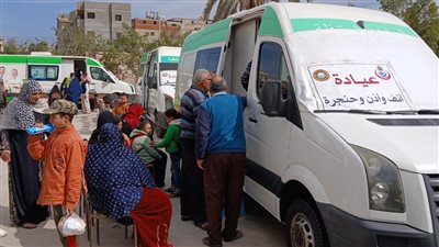توقيع الكشف الطبى على 1096 مريضًا وضمن قافلة علاجية بقرية رأس الخليج في الدقهلية