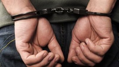 محاكمة عاطل بتهمة حيازة حشيش وسلاح ناري في عين شمس أول مارس