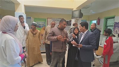وكيل صحة الأقصر يتفقد قافلة حاجر الأقالتة