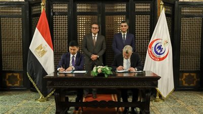 وزير الصحة يشهد توقيع بروتوكول لبدء نشاط أول مصنع لإنتاج أجهزة الموجات فوق الصوتية بمصر