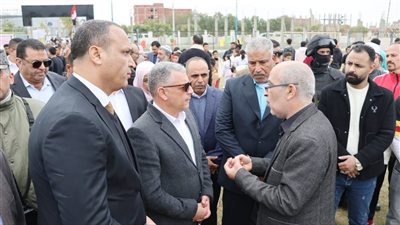 محافظ الإسماعيلية يتفقد مجمع السباحة بمركز التنمية الشبابية بالقنطرة غرب (صور)