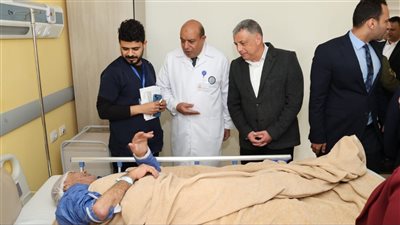 محافظ الإسماعيلية يتفقد مستشفى القنطرة غرب المركزي ويستطلع آراء المرضى (صور) 