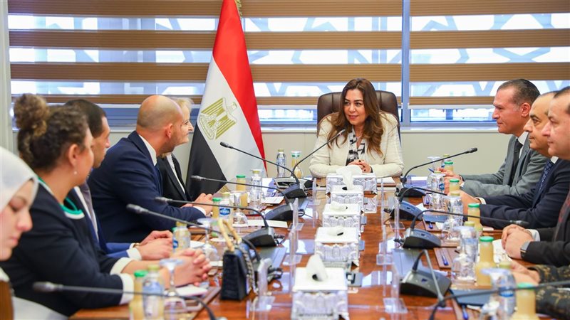 منال عوض خلال الاجتماع