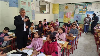 وكيل تعليم الشرقية يتفقد انتظام العملية التعليمية بمدرسة الحسينية