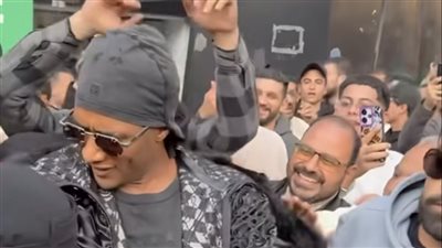 محمد رمضان يصور 