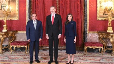 السيسي وقرينته يصطحبان ملك وملكة إسبانيا في جولة بأهرامات الجيزة