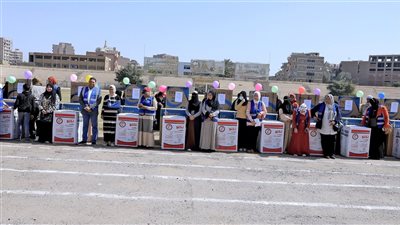 محافظ سوهاج يشهد توزيع 60 جهاز عروس ومساعدات للفئات الأولى بالرعاية 