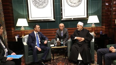 رئيس كازاخستان يدعو شيخ الأزهر لزيارة بلاده وافتتاح مؤتمر «زعماء الأديان »