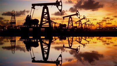 تراجع أسعار النفط على وقع ارتفاع مخزونات الخام الأمريكية 