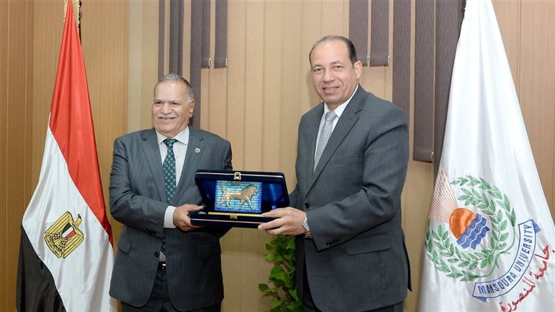 استقبال رئيس جامعة