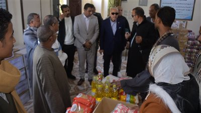 محافظ الأقصر يتفقد مقر إسنا لتجميع المساعدات الإنسانية للفلسطينيين
