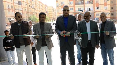 محافظ أسوان يواصل افتتاح معارض أهلًا رمضان (صور)