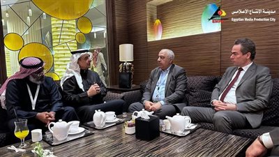 اجتماع ثلاثي لبحث سبل التعاون بين الإنتاج الإعلامي والوطنية للإعلام وعرب سات