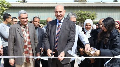  افتتاح معرض الفنون التشكيلية والأشغال اليدوية بجامعة الزقازيق 