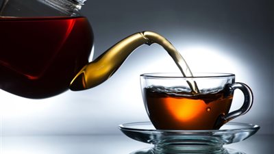 في اليوم العالمي للشاي، معهد التغذية يكشف أهم فوائده للجسم والكمية المناسبة منه