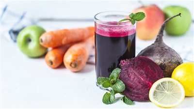 البنجر والزنجبيل، مشروب سحري يقوي المناعة ويساعد في الحصول على بشرة مشرقة