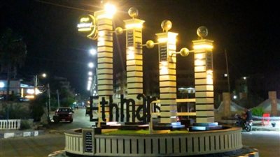 استعدادا لاستقبال موسم الصيف، رفع كفاءة الكورنيش والشاطئ والميادين والمداخل لمدينة جمصة