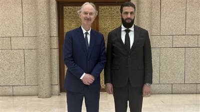 المبعوث الأممي لسوريا: تشكيل حكومة سورية يمكن أن يساعد على رفع العقوبات الغربية