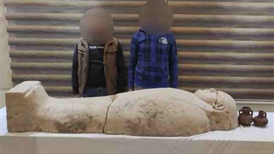 ضبط قطع أثرية من بينها تابوت بحوزة شقيقين فى سوهاج