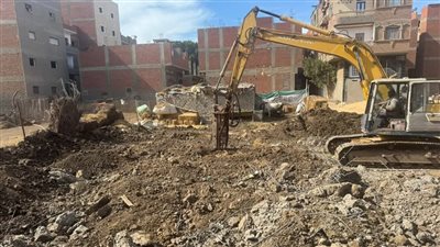 إزالة قواعد وسمل خرسانى مخالفة بقرية منية سمنود في الدقهلية (صور) 