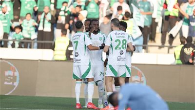 أهلي جدة يصالح جماهيره بالفوز على ضمك بهدفين في الدوري السعودي (فيديو)